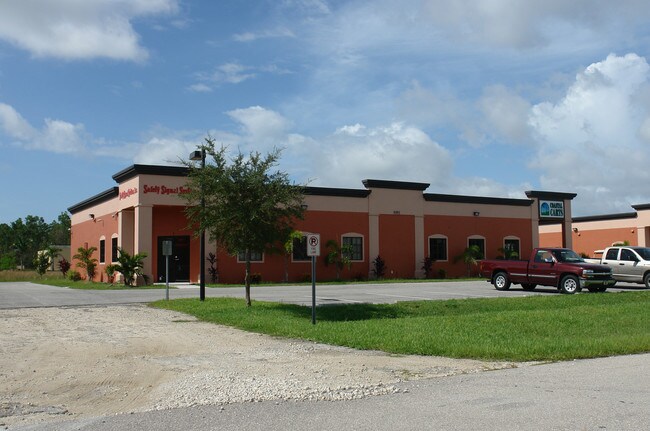 More details for 6381 Corporate Park Cir, Fort Myers, FL - Flex for Lease
