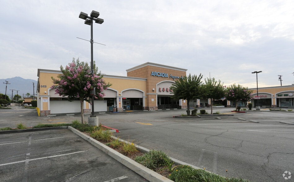 627-655 W Duarte Rd, Arcadia, CA for lease - Building Photo - Image 3 of 5