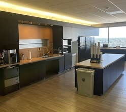 1 Sugar Creek Center Blvd, Sugar Land, TX for lease Building Photo- Image 2 of 10