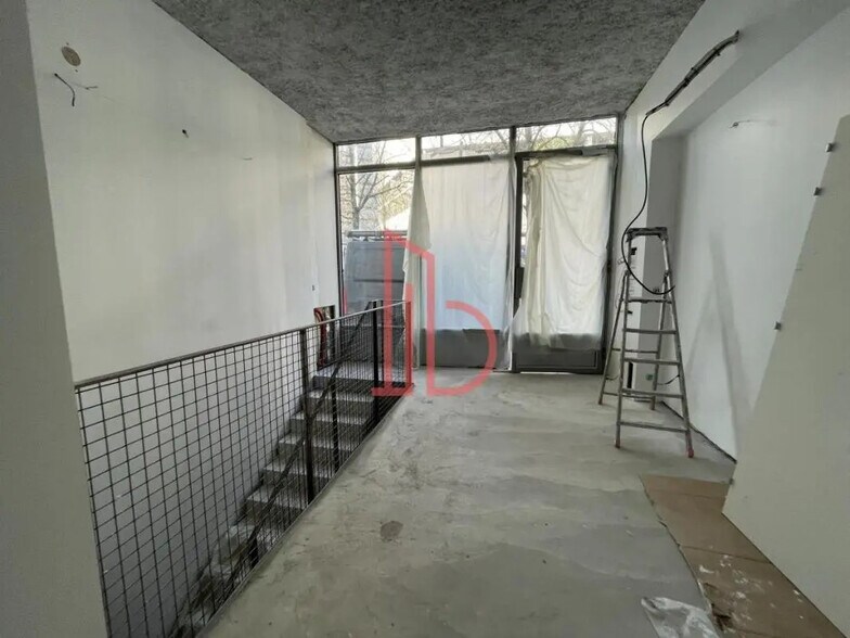 Office in Bordeaux for lease - Building Photo - Image 1 of 6