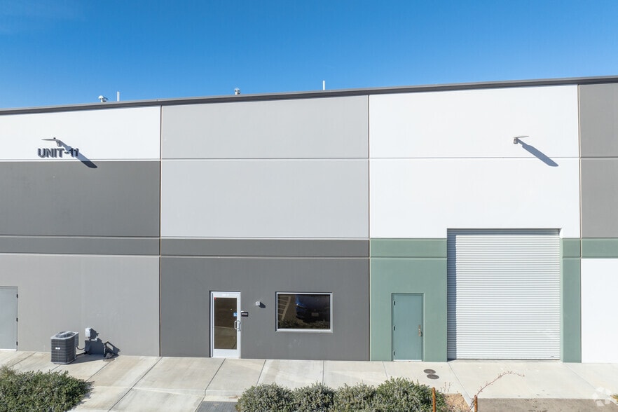 9841B Bartlett Ave, Adelanto, CA for sale - Building Photo - Image 2 of 7