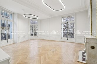 57 Avenue Franklin D. Roosevelt, Paris for lease Interior Photo- Image 2 of 9