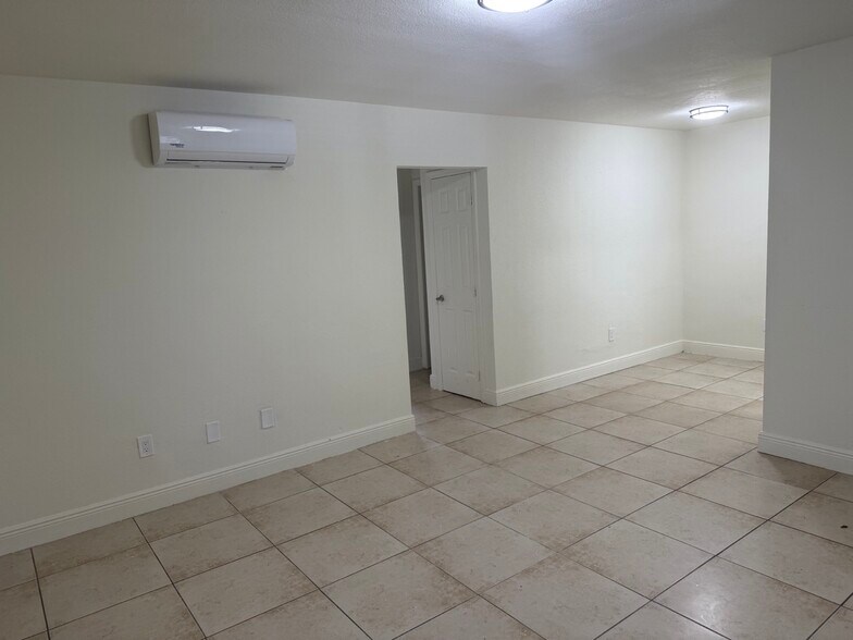 1511 NE 8th St, Homestead, FL à vendre - Photo du bâtiment - Image 2 de 7