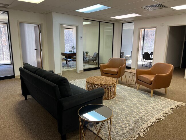 Plus de détails pour 1603 E 19th St, Edmond, OK - Coworking à louer