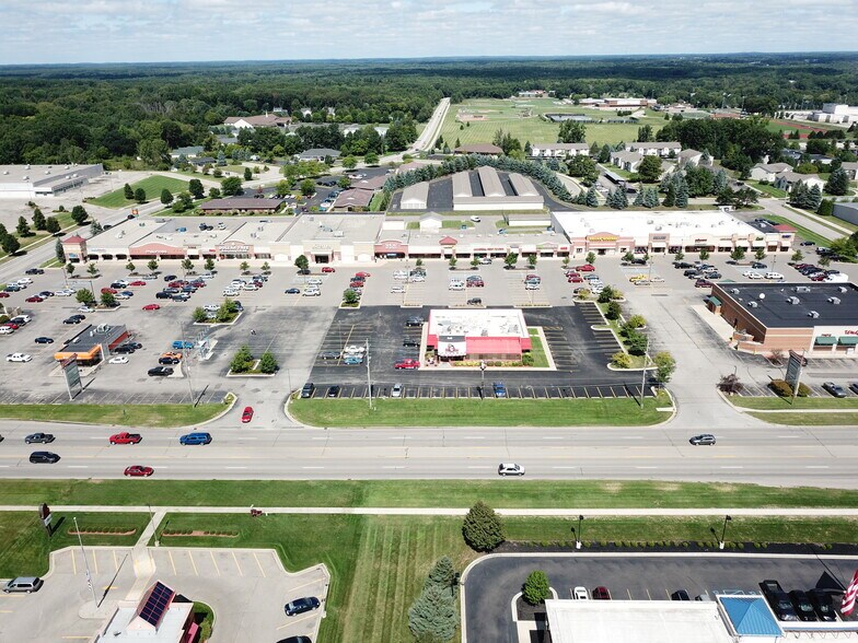 301 S Maplewood St, Greenville, MI à louer - Photo du bâtiment - Image 3 de 4