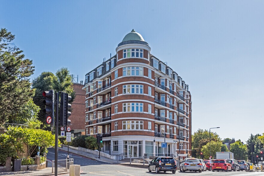 250 Finchley Rd, Londres à louer - Photo du bâtiment - Image 2 de 3