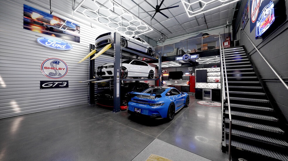 105 Depot Dr, Belgrade, MT for sale - Interior Photo - Image 2 of 16