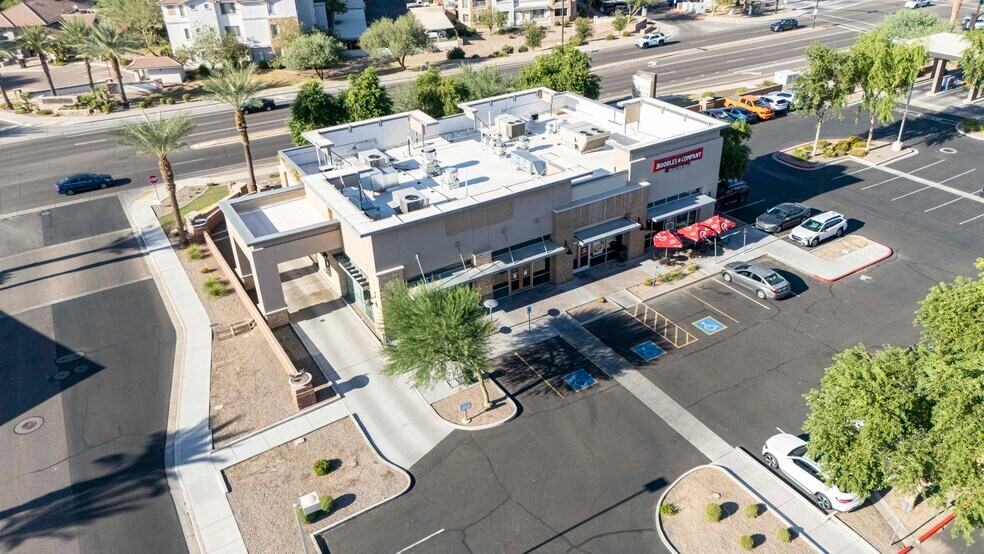Santan Village Habit Burger, Gilbert, AZ à louer - Photo principale - Image 1 de 2