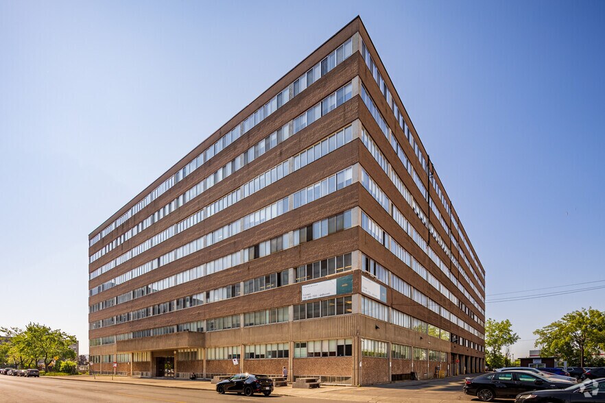 9500 Rue Meilleur, Montréal, QC à louer - Photo du bâtiment - Image 3 de 6