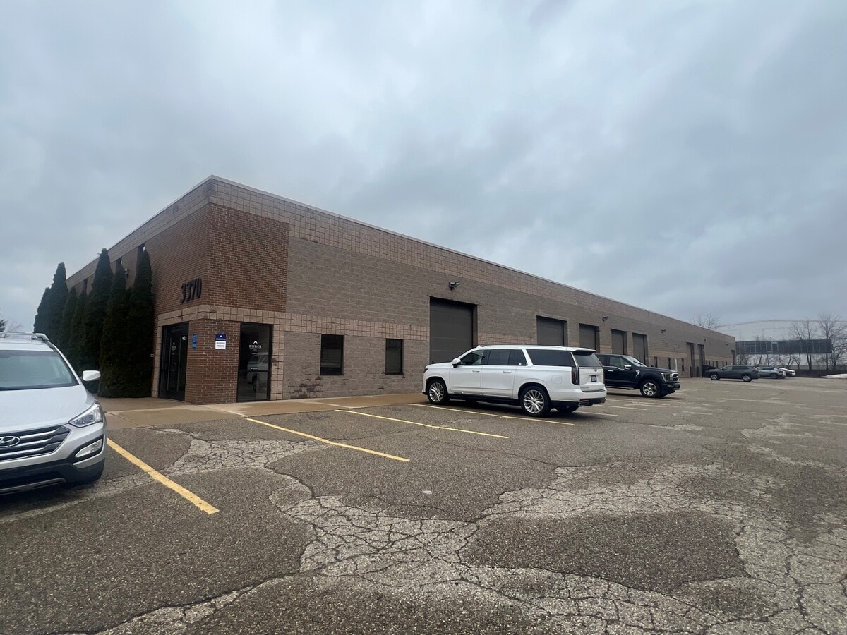 3370 Busch Dr SW, Grandville, MI 49418 - Unit 3366-3370 -  - Interior Photo - Image 1 of 13