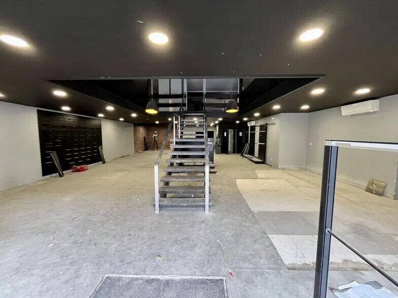 Retail in Bordeaux for lease - Interior Photo - Image 2 of 6