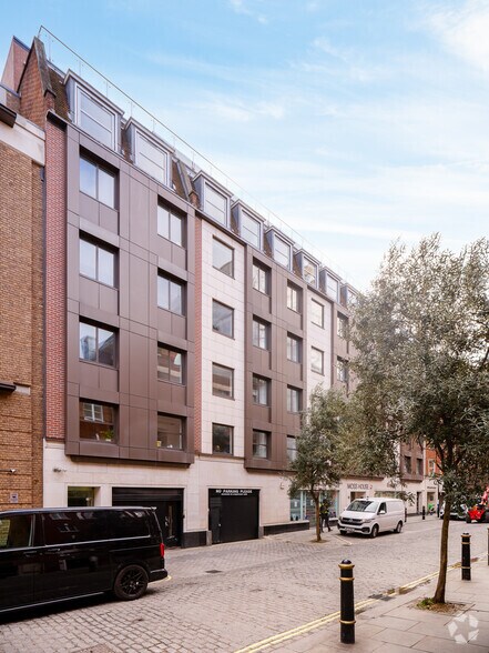 14 Brooks Mews, Londres à vendre - Photo du bâtiment - Image 2 de 5