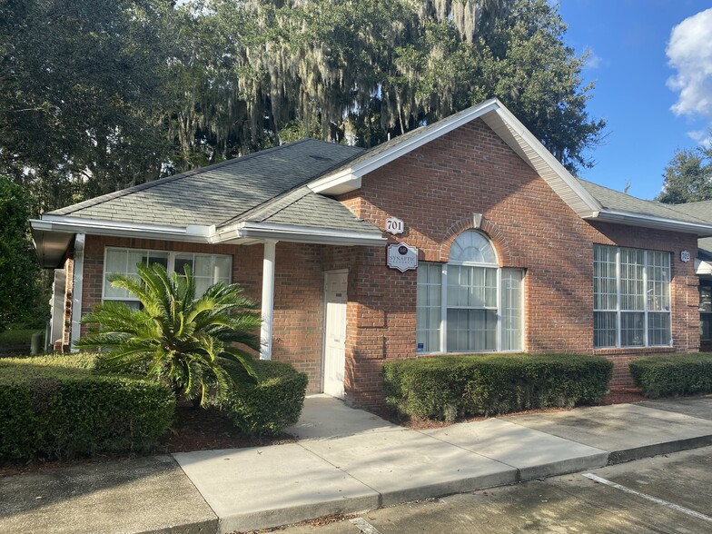 6817 Southpoint Pky, Jacksonville, FL for sale - Building Photo - Image 1 of 1