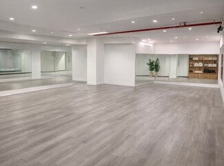 More details for 250 E 49th St, New York, NY - Retail for Lease