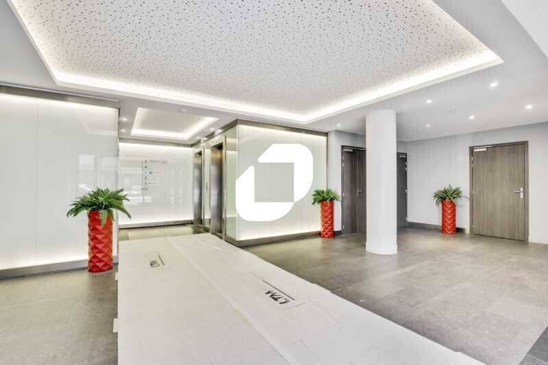 Bureau dans Levallois-Perret à louer - Hall d’entrée - Image 2 de 16
