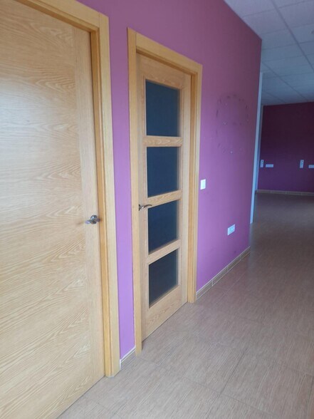 Commerce de détail dans Cáceres, Cáceres à vendre - Photo du bâtiment - Image 2 de 35