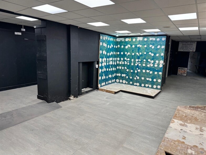 186-194 Chingford Mount Rd, London for lease - Building Photo - Image 3 of 10