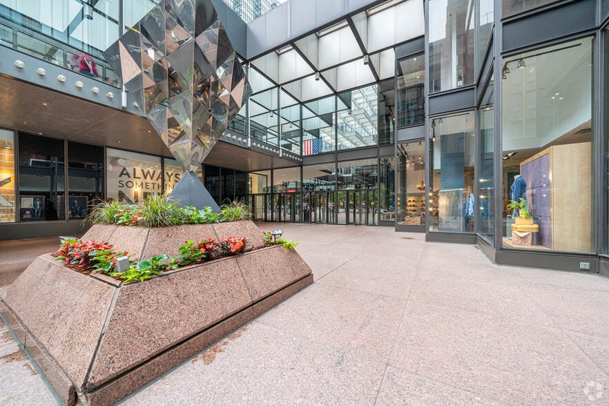 80 S 8th St, Minneapolis, MN for lease - Building Photo - Image 3 of 34