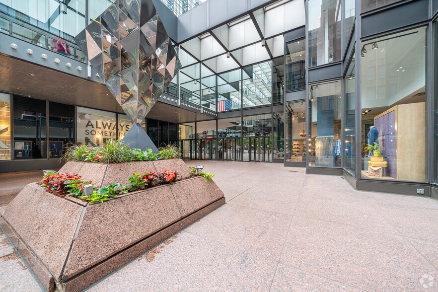 80 S 8th St, Minneapolis, MN à louer - Photo du bâtiment - Image 3 de 34