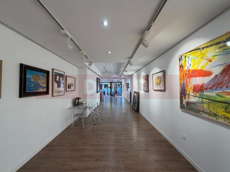 Retail in Barcelona, Barcelona for lease - Interior Photo - Image 2 of 3