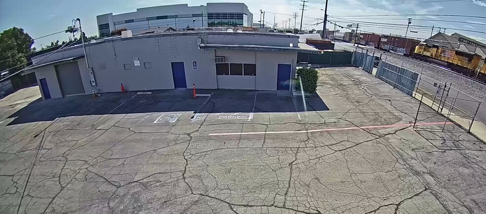 633 W State St, Ontario, CA for lease - Building Photo - Image 2 of 10