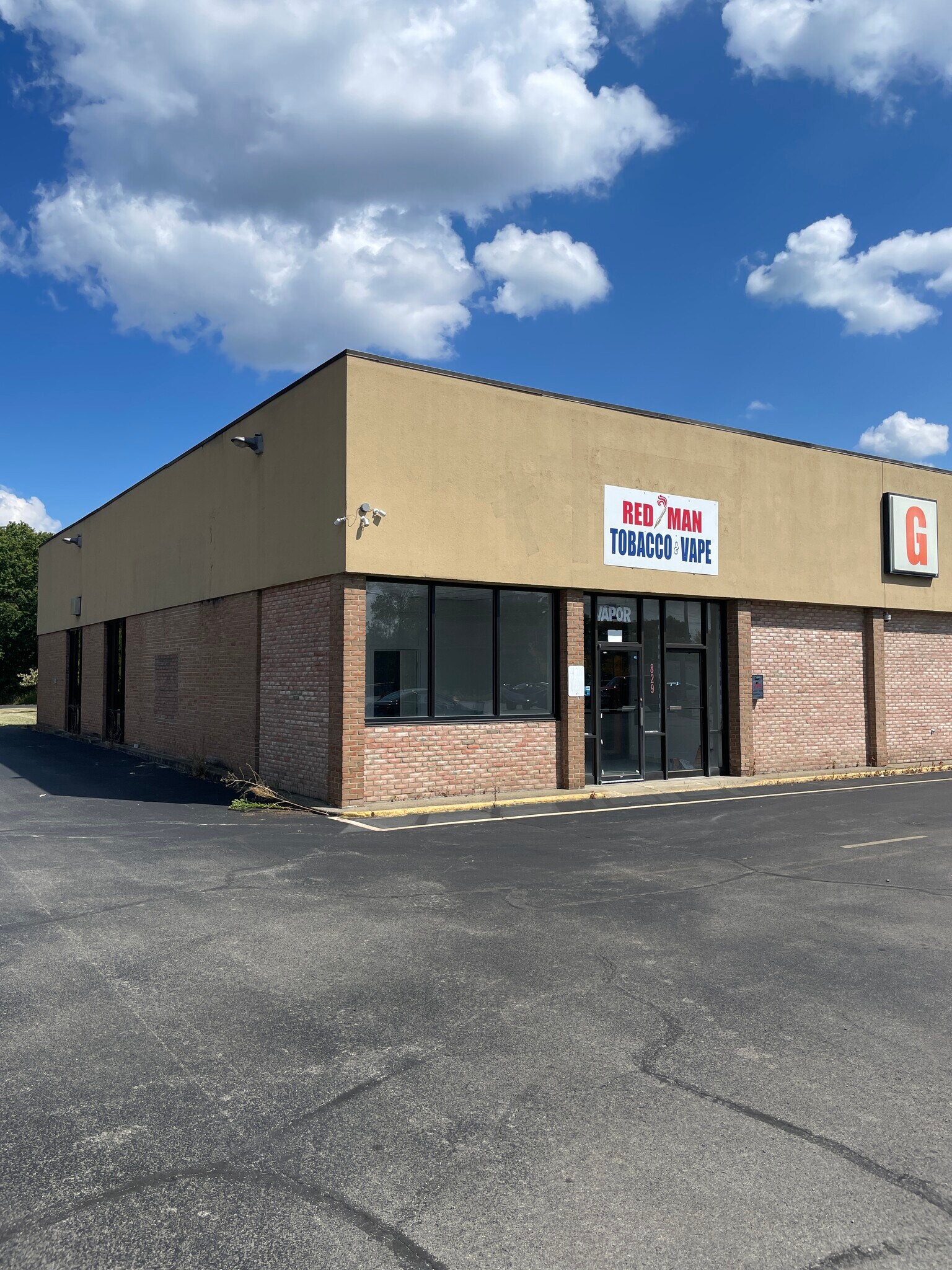 823-829 Sharon New Castle Rd, Farrell, PA for lease Building Photo- Image 1 of 13