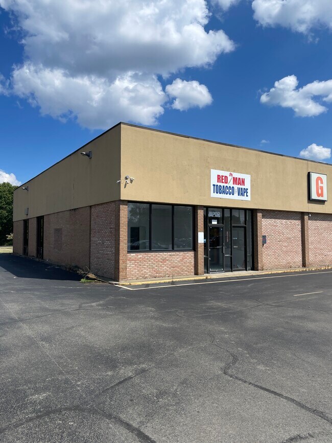 More details for 823-829 Sharon New Castle Rd, Farrell, PA - Retail for Lease
