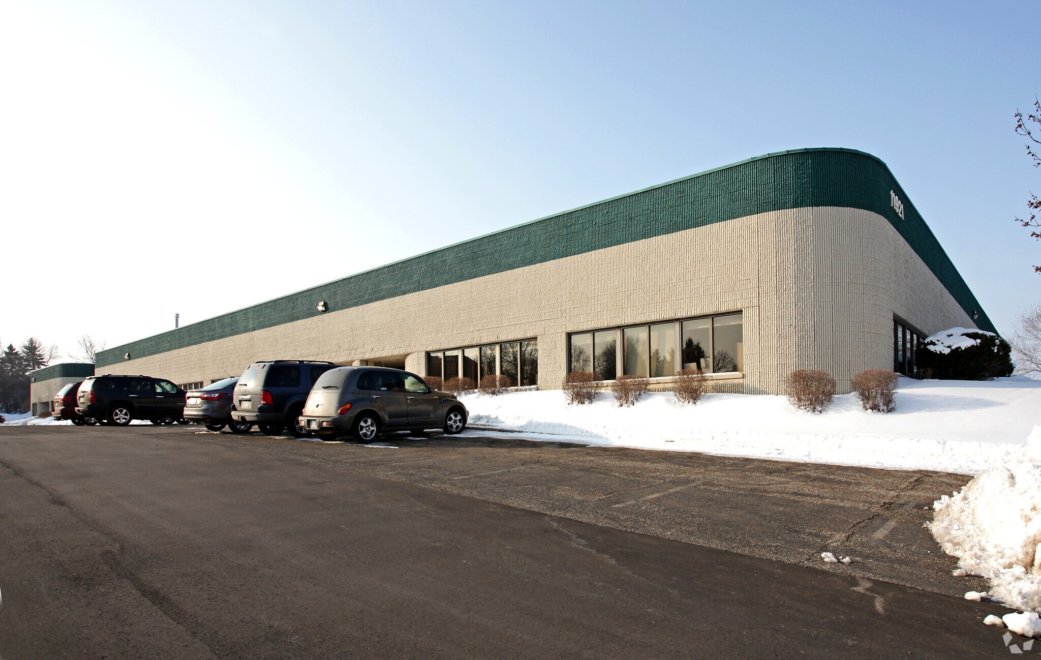 11921-11935 Portland Ave, Burnsville, MN for lease Primary Photo- Image 1 of 10