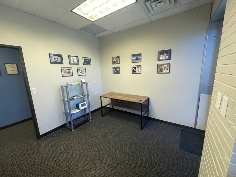 17301 W Colfax Ave, Golden, CO for lease - Interior Photo - Image 2 of 11