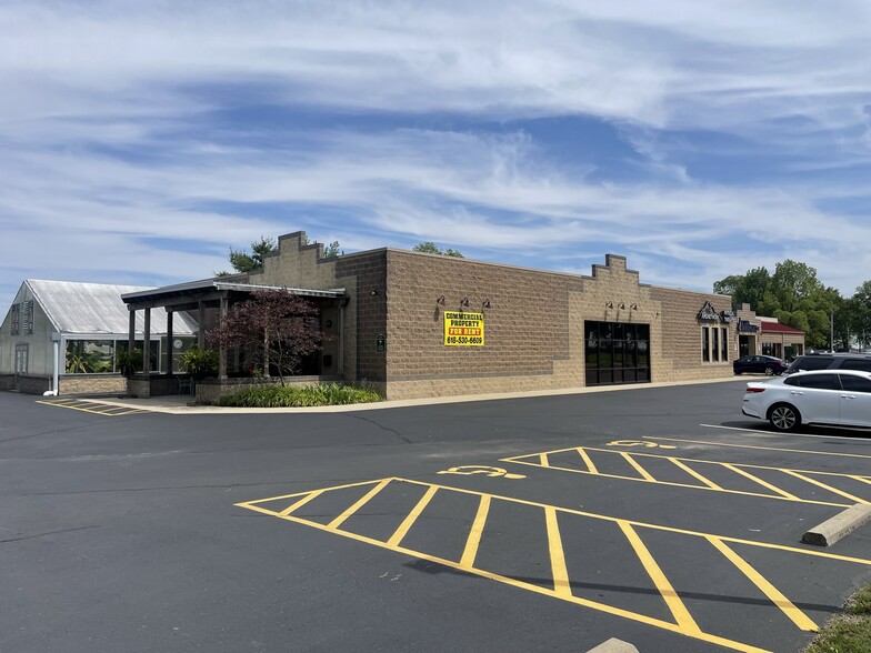 602-622 S Jefferson St, Mascoutah, IL for lease - Primary Photo - Image 1 of 12