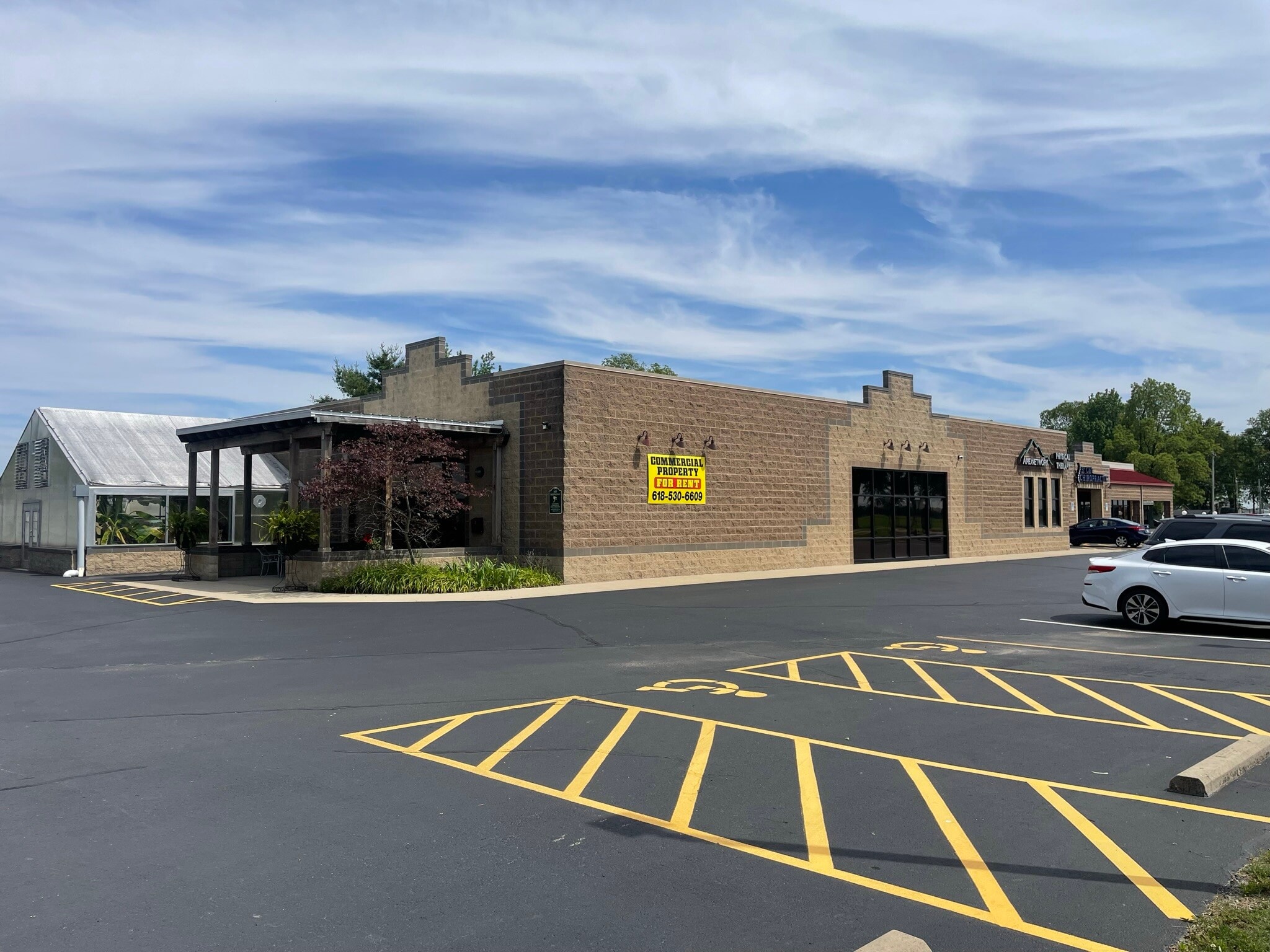 602-622 S Jefferson St, Mascoutah, IL for lease Primary Photo- Image 1 of 13