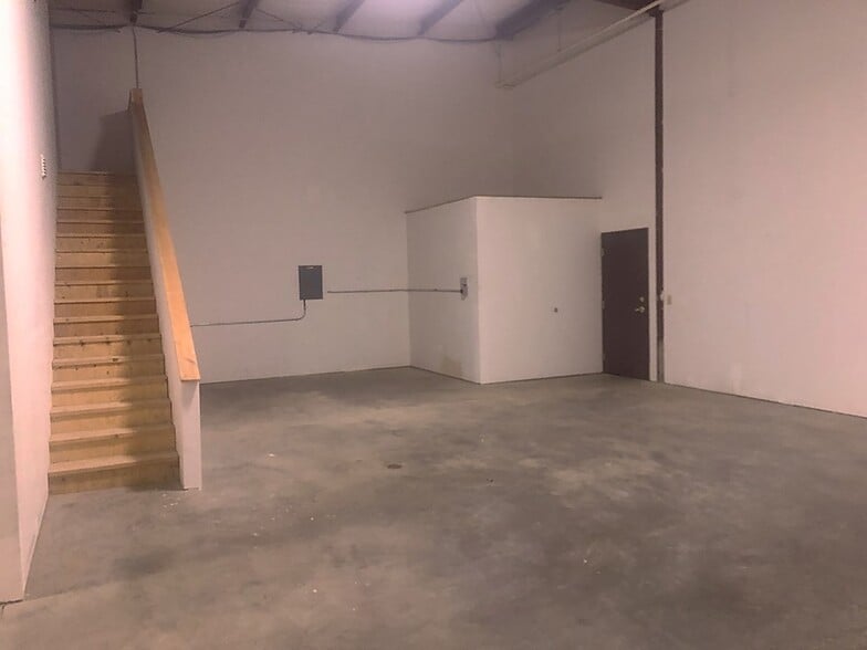 27071 Mueller Place, Sioux Falls, SD for lease - Building Photo - Image 1 of 12