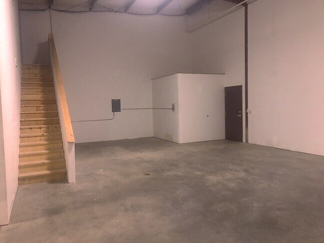 More details for 27071 Mueller Place, Sioux Falls, SD - Flex for Lease