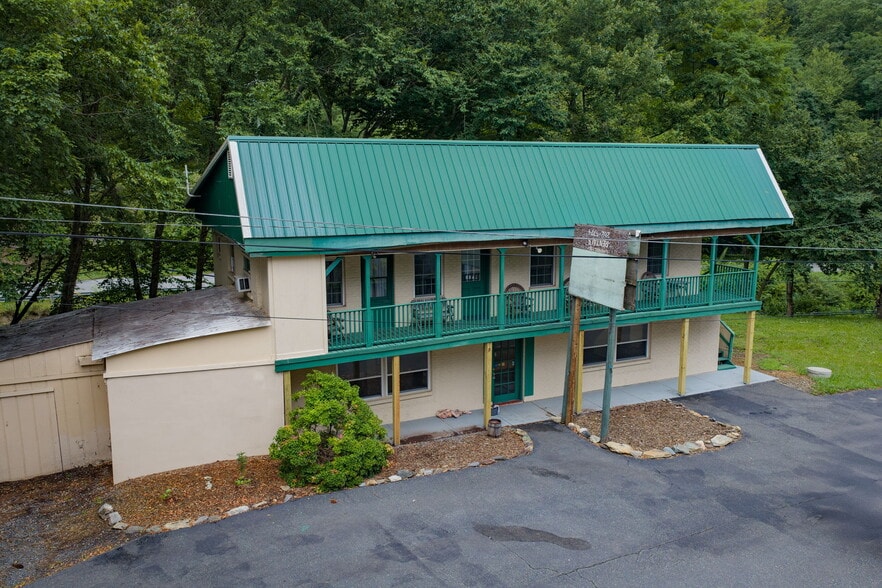3385 US Highway 321 S, Blowing Rock, NC for sale - Building Photo - Image 1 of 32
