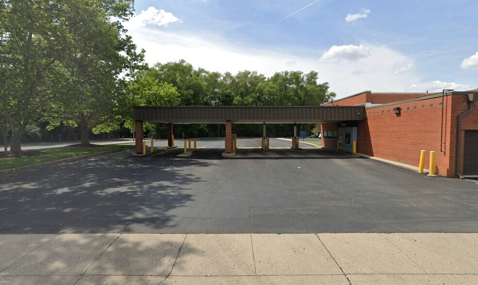 910 W Main St, Troy, OH à vendre - Photo du bâtiment - Image 2 de 2