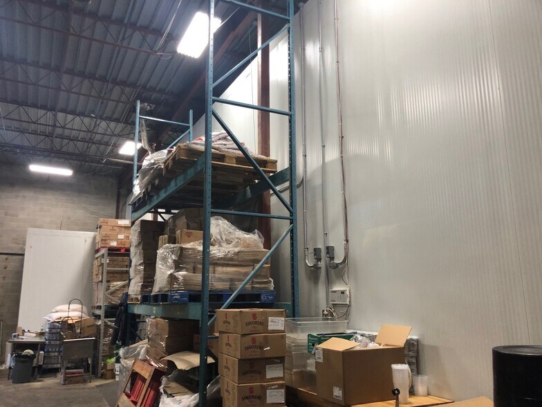 795 Boul Curé-Labelle, Laval, QC à vendre - Photo intérieure - Image 2 de 11