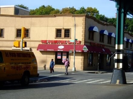2901-2915 White Plains Rd, Bronx, NY à louer - Photo du bâtiment - Image 2 de 9