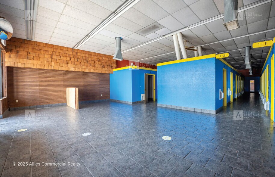 1624-1644 E State Road 44, Shelbyville, IN for lease - Building Photo - Image 3 of 24