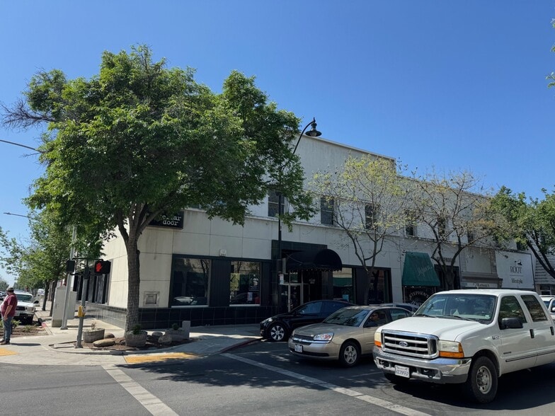 101 W Main St, Visalia, CA for sale - Building Photo - Image 1 of 17