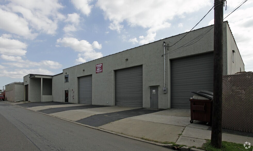 213 King St, Hackensack, NJ à louer - Photo du bâtiment - Image 3 de 3