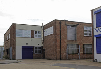 More details for Chesham Clos, Romford - Office for Lease