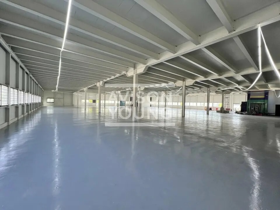 Industrial in Saint-Denis for lease Interior Photo- Image 1 of 13