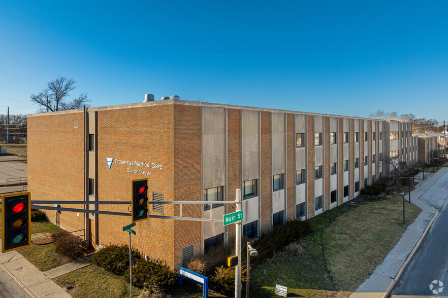 1100 S Main St, Bluffton, IN for sale - Primary Photo - Image 1 of 1