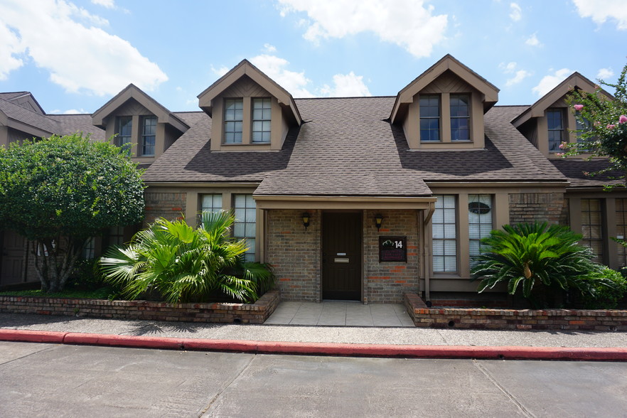 6910 Bellaire Blvd, Houston, TX à vendre - Photo du bâtiment - Image 1 de 1