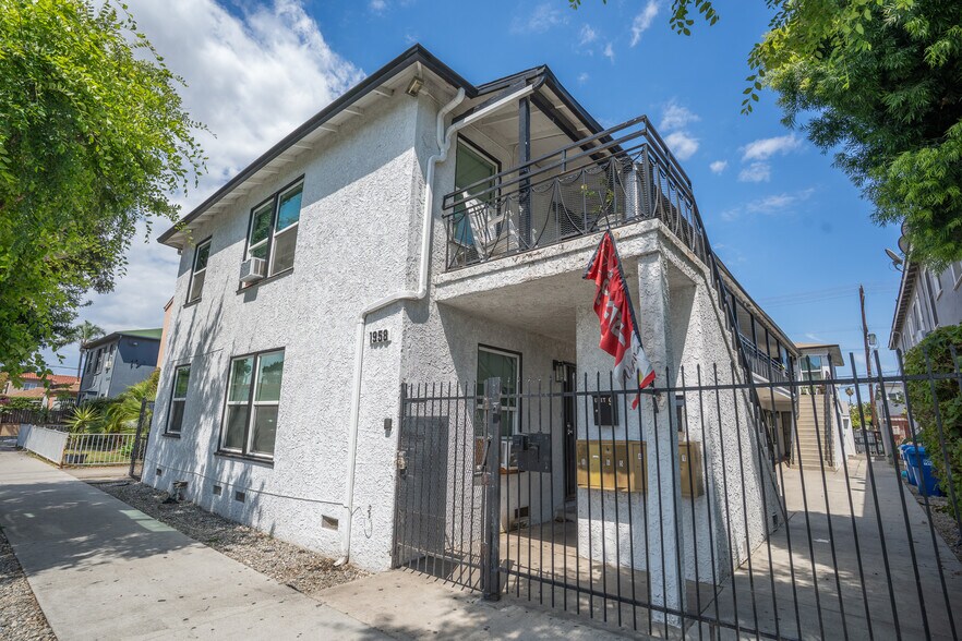 1958 Pine Ave, Long Beach, CA à vendre - Photo du bâtiment - Image 3 de 15