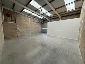 Evershed Way, Shoreham By Sea for lease Interior Photo- Image 2 of 3