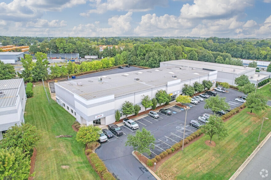 601 Eagleton Downs Dr, Pineville, NC for lease - Aerial - Image 3 of 4