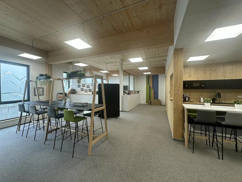 Office in Schiltigheim for lease - Interior Photo - Image 2 of 5