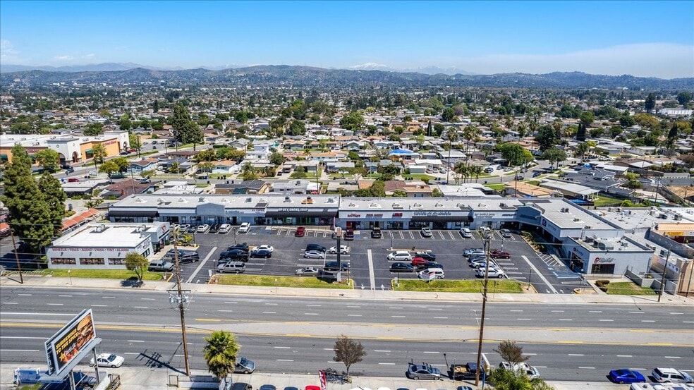 13505-13525 Telegraph Rd, Whittier, CA for lease - Building Photo - Image 2 of 7