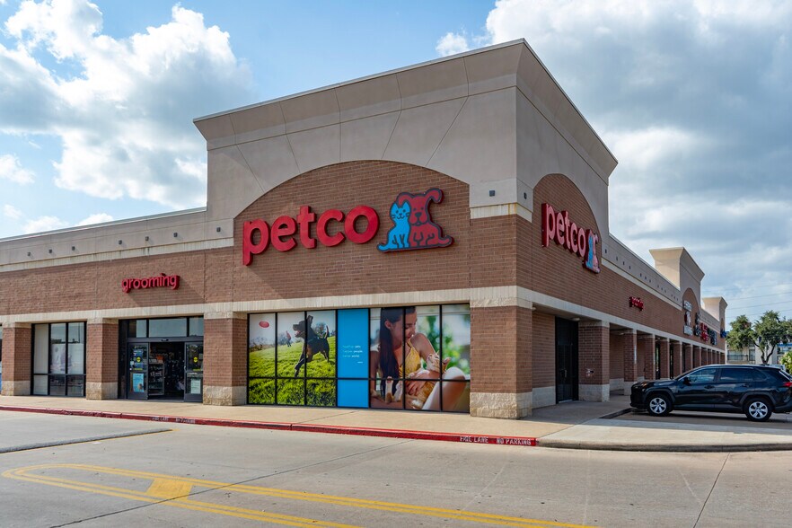 2520-2526 S Voss Rd, Houston, TX for sale - Building Photo - Image 2 of 6